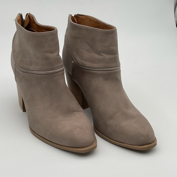 Qupid Booties - Picture 2 of 6